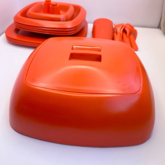 Vintage Orange Nesting Picnic Set Plates Cups Silverware Bowls Salt Pepper MCM - Picture 9 of 14